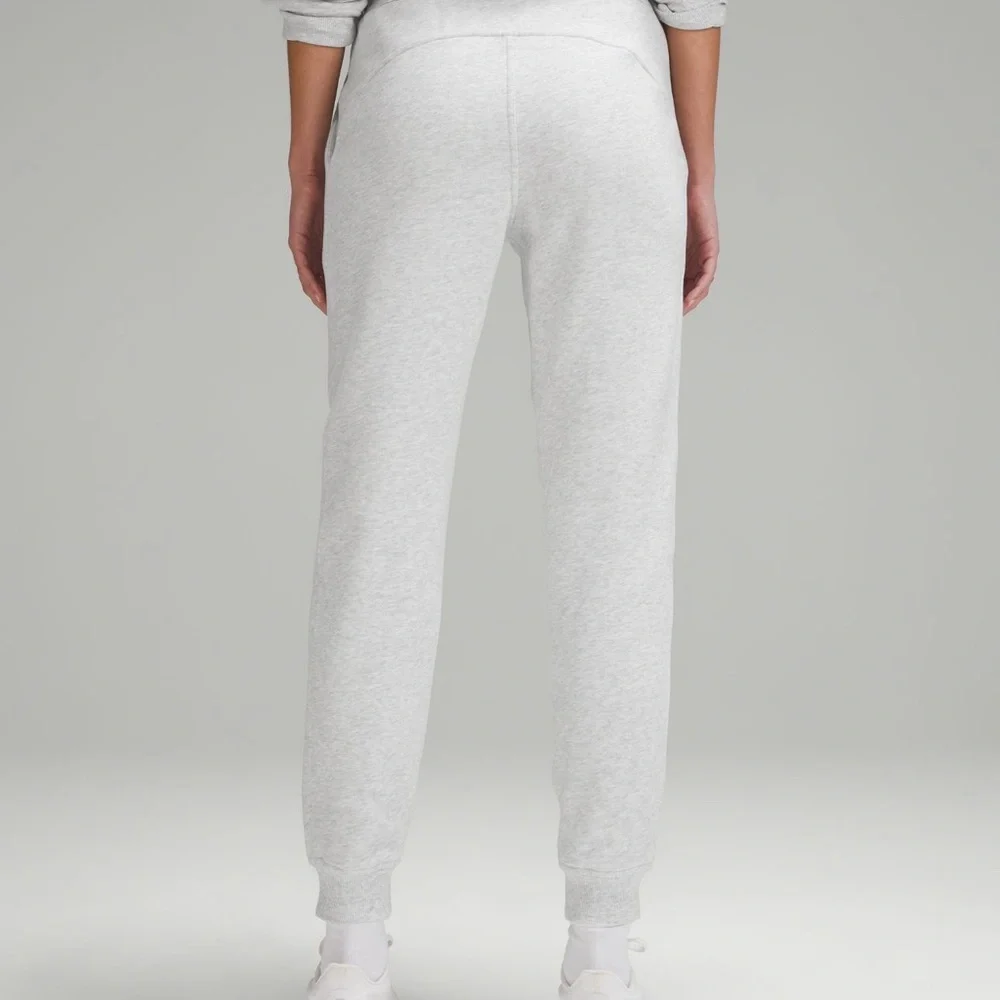 NWT Lululemon Scuba High Rise Joggers size 14 - Picture 3 of 6